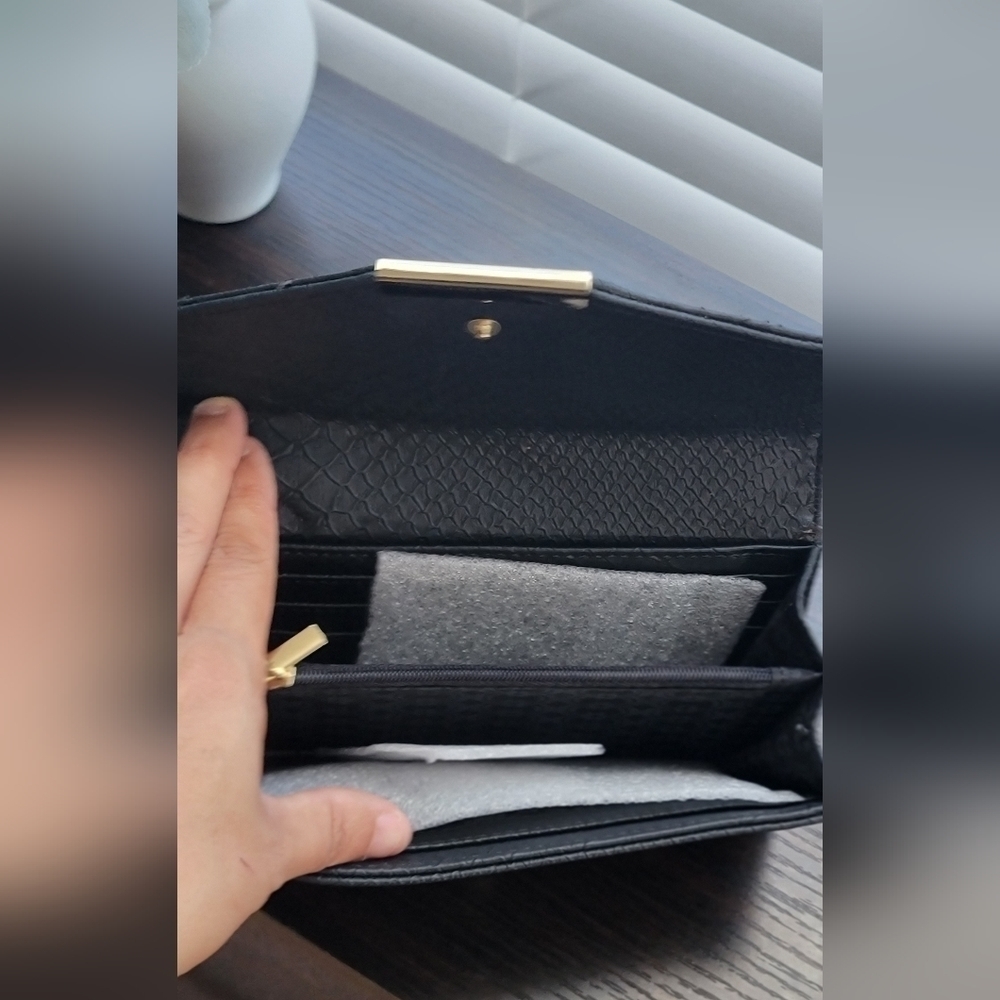 Black Wallet - Picture 5 of 8